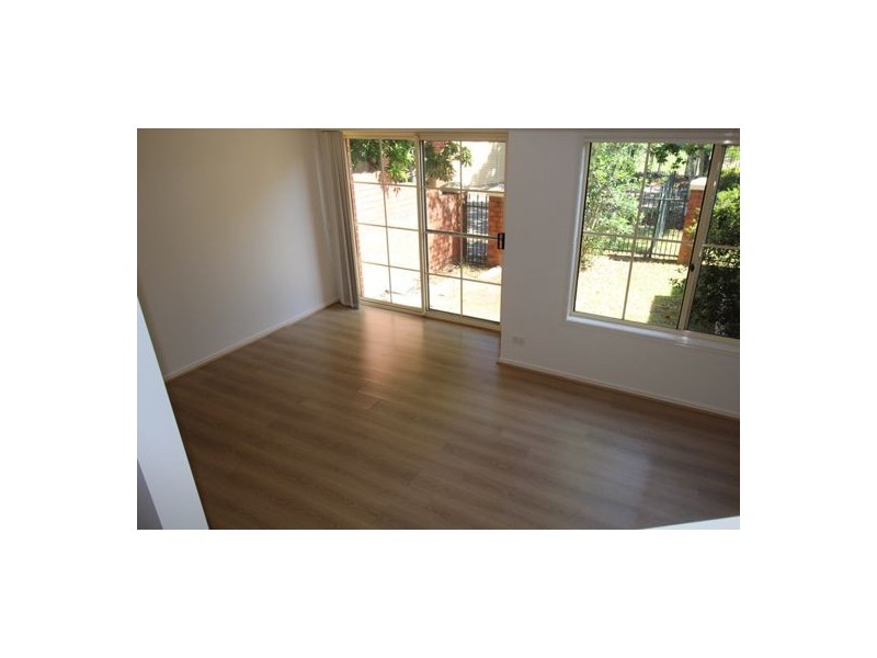 33/18 Tallebudgera Creek Road, Burleigh Heads QLD 4220