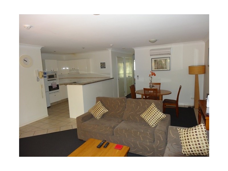 1 Great Hall Dve, Nobby Beach QLD 4218