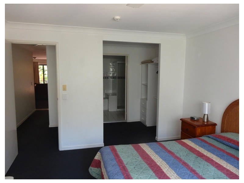 1 Great Hall Dve, Nobby Beach QLD 4218