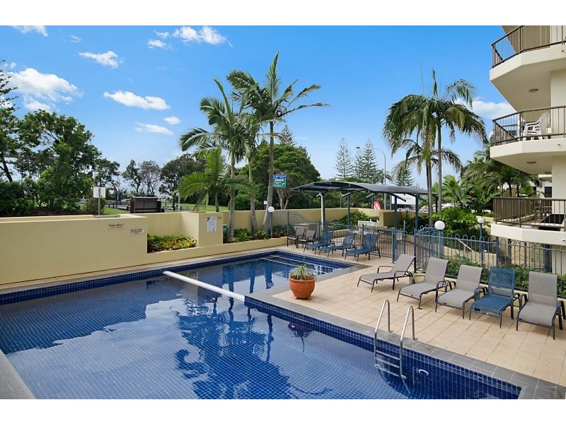 2/143 Mooloolaba Esplanade, Mooloolaba QLD 4557