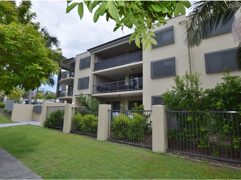 13/4 Omeo street, Macgregor QLD 4109