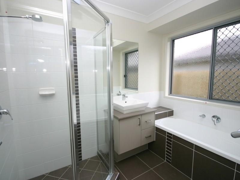 64/19 Santa Barbara Road, Hope Island QLD 4212