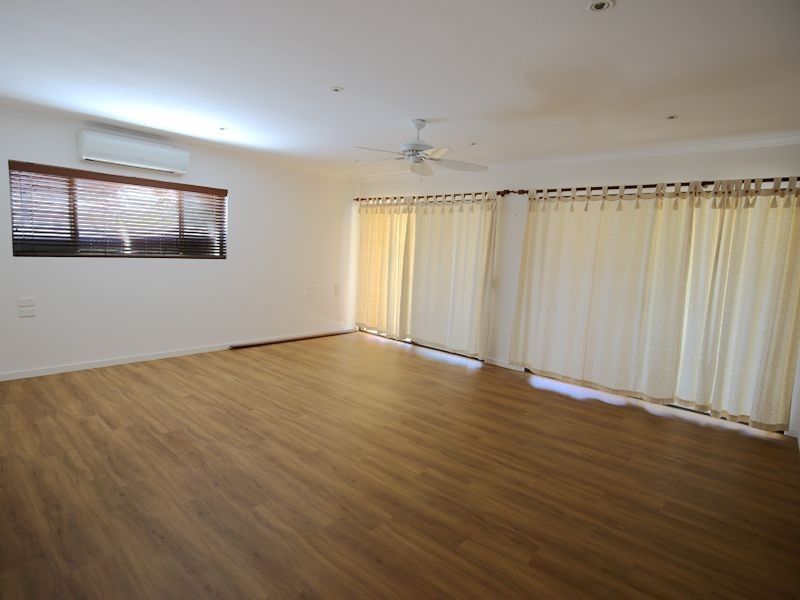 8 Firelight Street, Sunnybank Hills QLD 4109