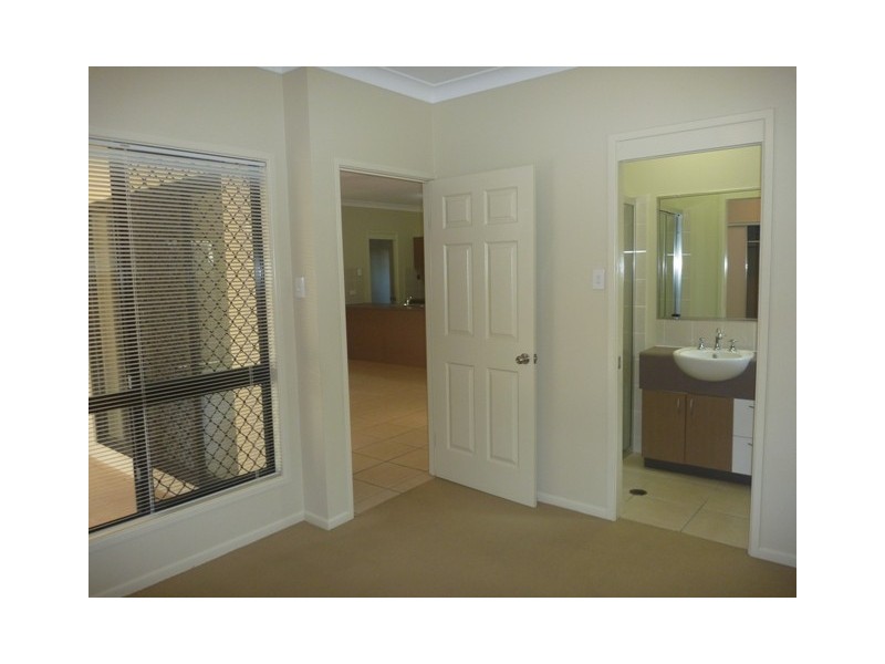 82 Tangerine Way, Kirwan QLD 4817