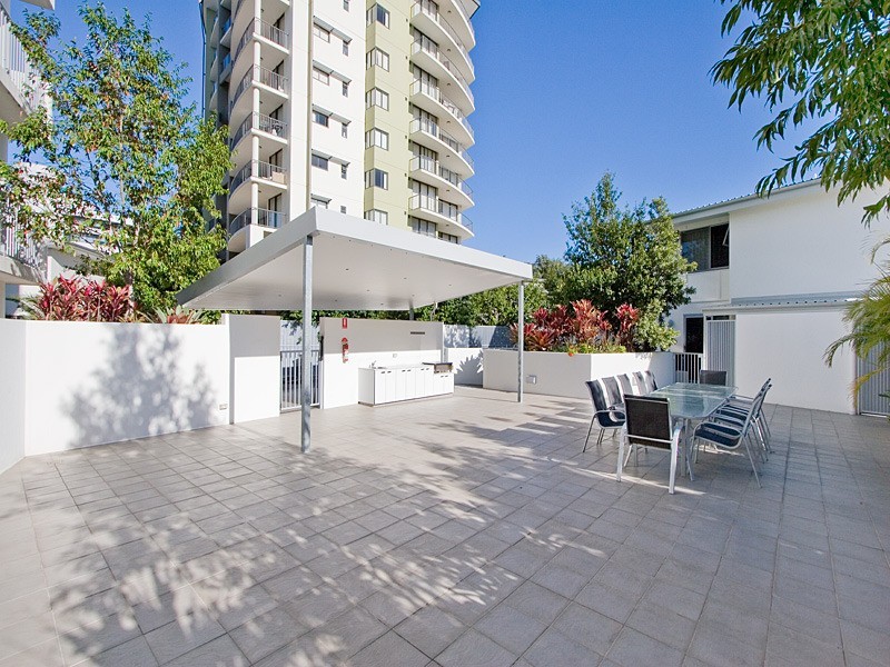 12/15 Walsh St, Milton QLD 4064