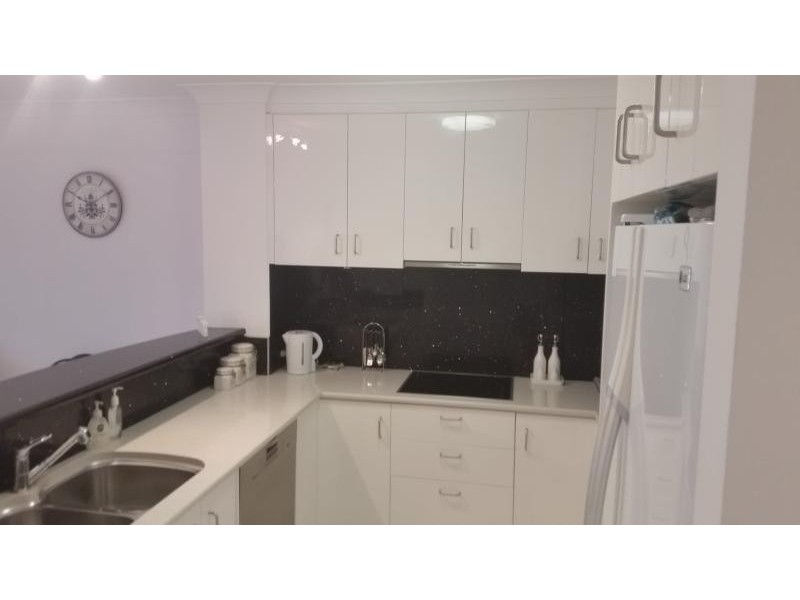 100 Cotlew St East, Southport QLD 4215