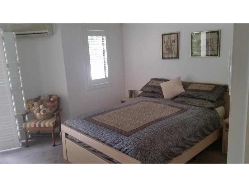 100 Cotlew St East, Southport QLD 4215