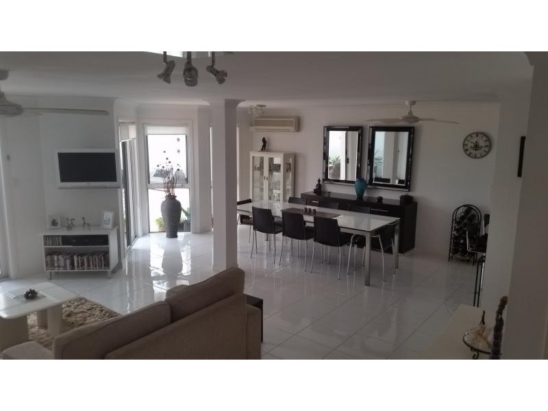 100 Cotlew St East, Southport QLD 4215
