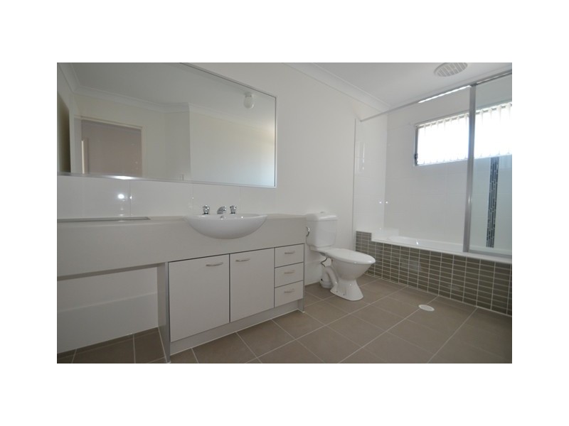 Pacific Pines QLD 4211