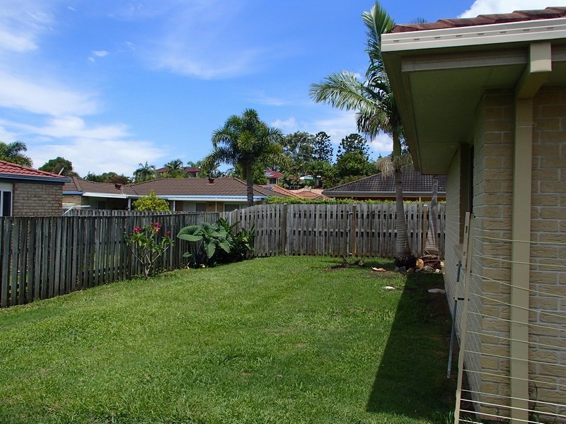 16 Daryl Drive, Varsity Lakes QLD 4227