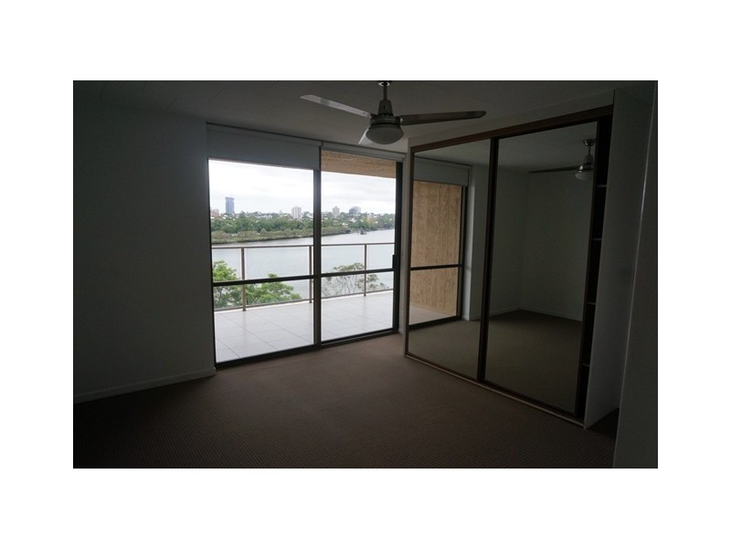 18/72 Sandford Street, St Lucia QLD 4067