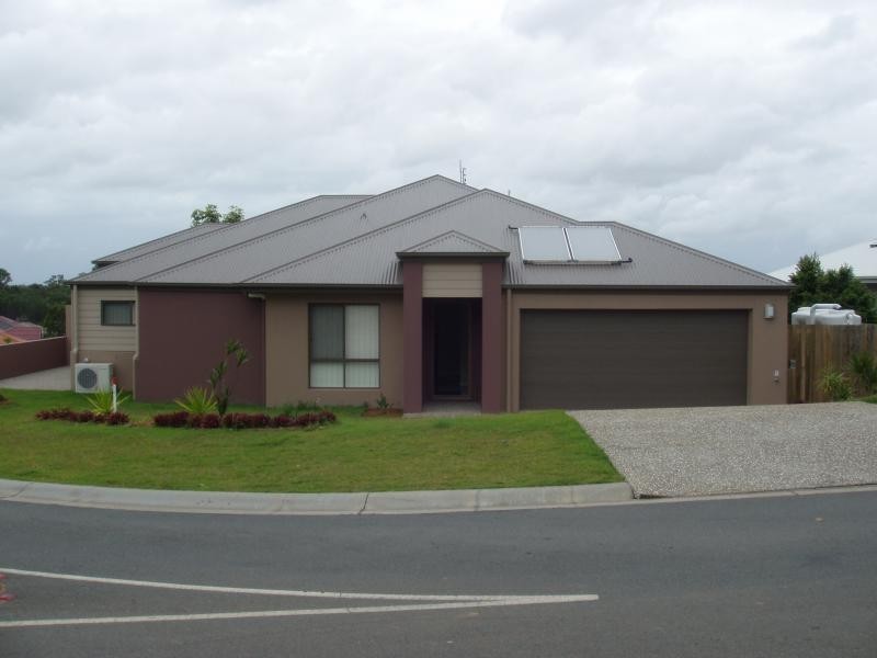 1/24 Bluetail Crescent, Upper Coomera QLD 4209