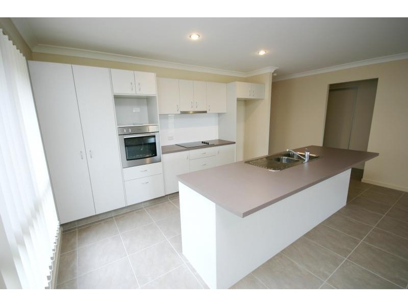 97/19 Santa Barbara Road, Hope Island QLD 4212