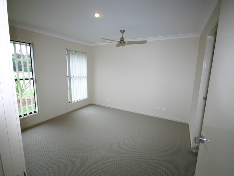 97/19 Santa Barbara Road, Hope Island QLD 4212