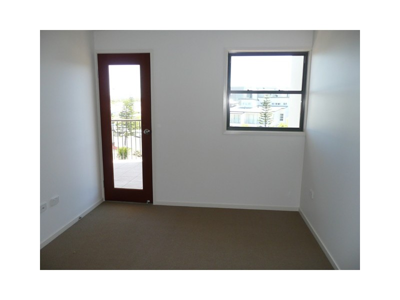 48/10 Grand Parade, Kawana Island QLD 4575