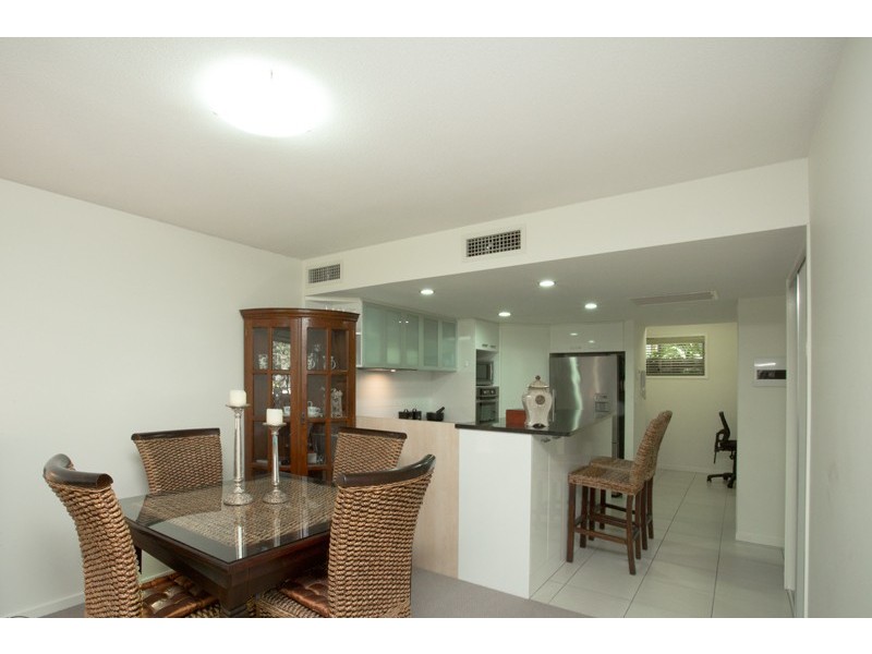 18/57 Grand Parade, Kawana Island QLD 4575