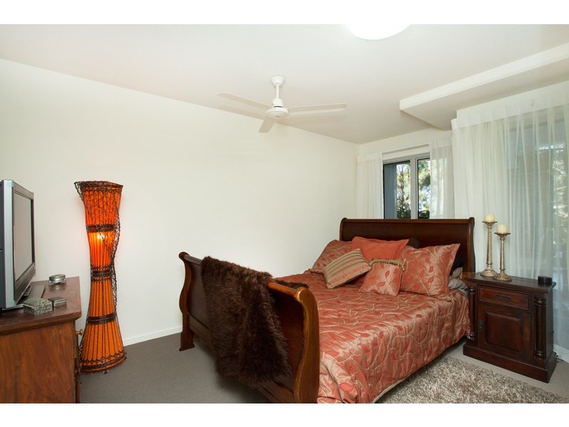 18/57 Grand Parade, Kawana Island QLD 4575