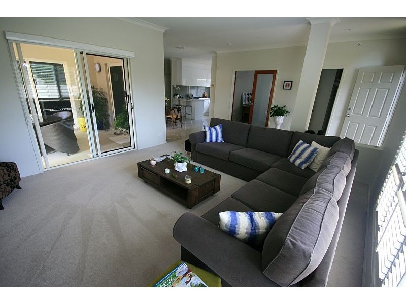 15 Oleander Place, Carindale QLD 4152