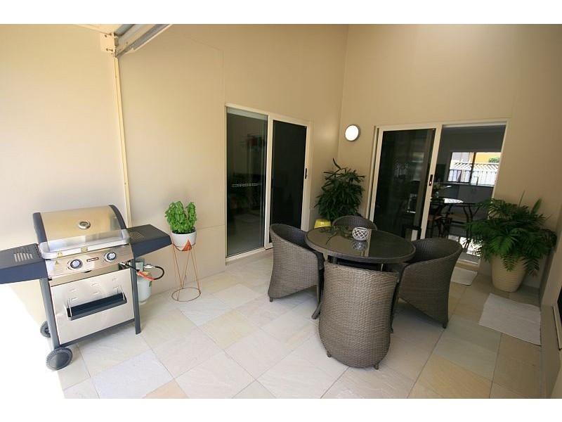 15 Oleander Place, Carindale QLD 4152