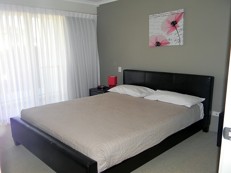 334/21 Cypress Avenue, Surfers Paradise QLD 4217