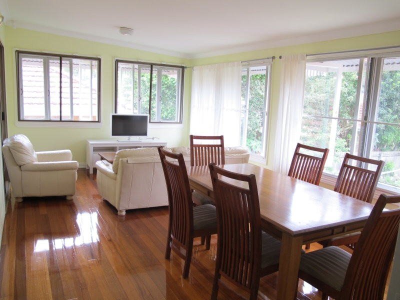 10 Bide St, Taringa QLD 4068