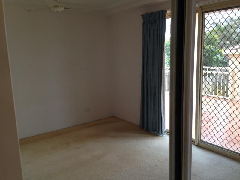 76 THOMAS DRIVE, Chevron Island QLD 4217
