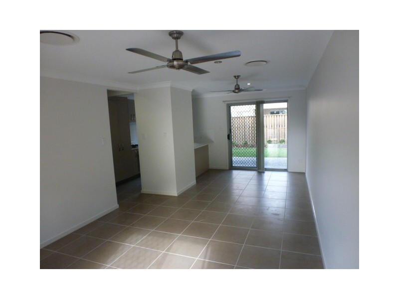 86 Carselgrove Ave, Fitzgibbon QLD 4018
