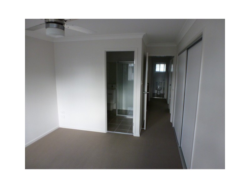 86 Carselgrove Ave, Fitzgibbon QLD 4018