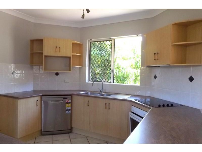 33 MEANDER CLOSE, Brinsmead QLD 4870