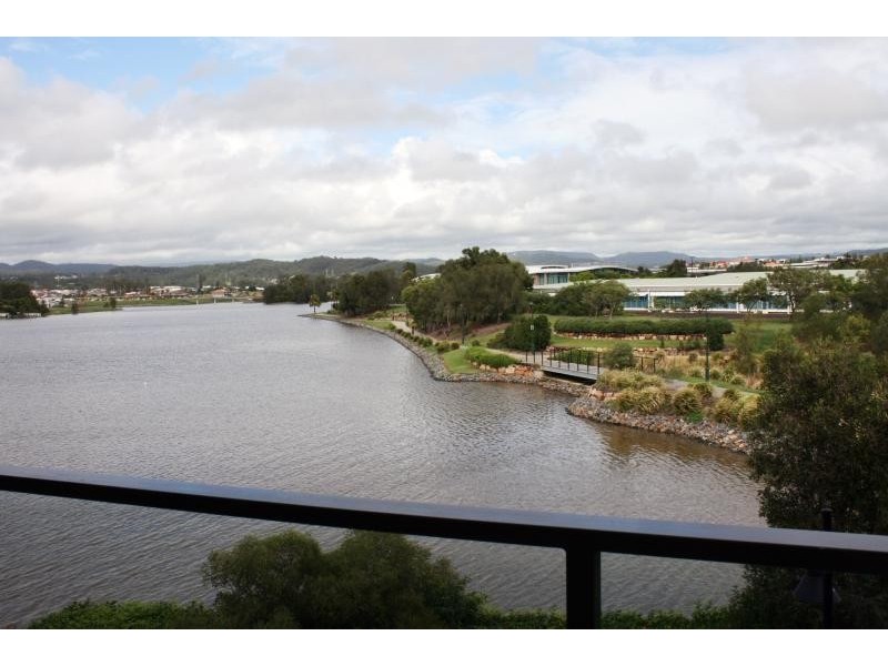 9 Moores Crescent, Varsity Lakes QLD 4227