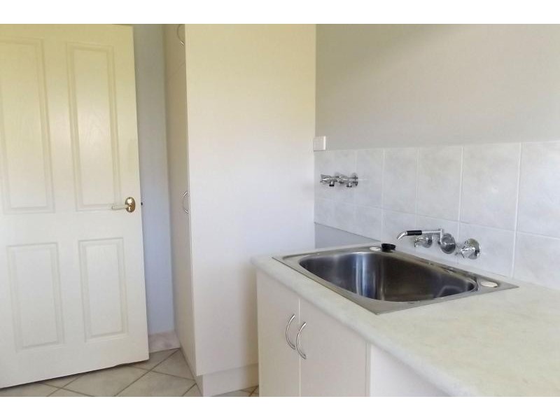 33 MEANDER CLOSE, Brinsmead QLD 4870