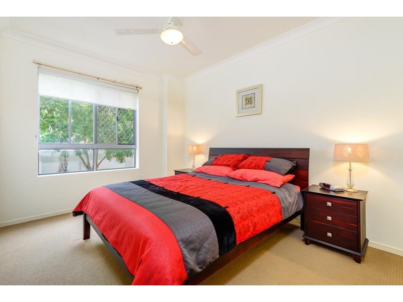 13 Bright Avenue, Labrador QLD 4215