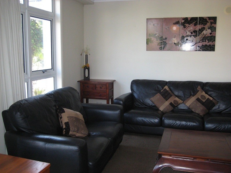 1018/2633 Gold Coast Highway, Broadbeach QLD 4218