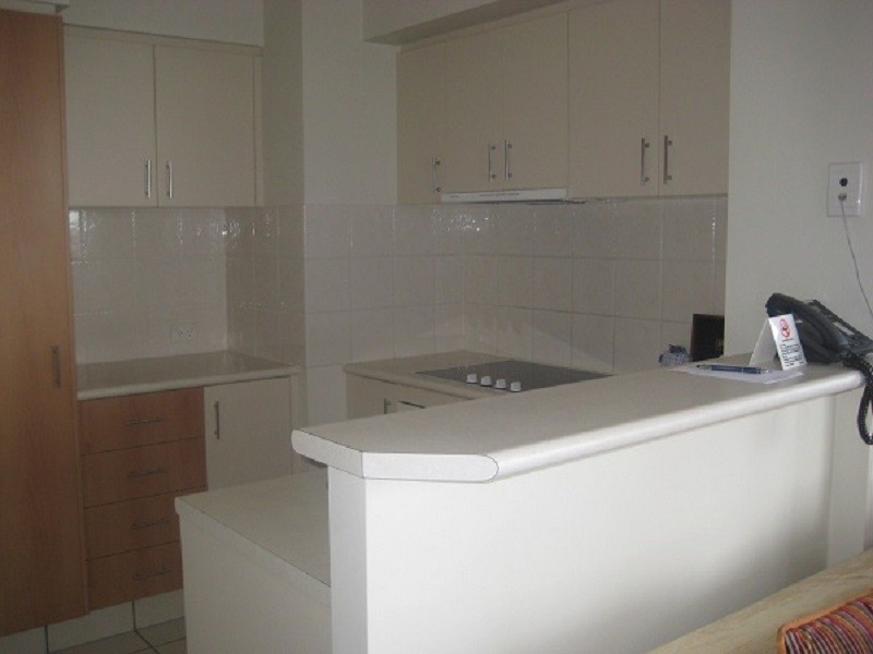 1097/2633 Gold Coast Highway, Broadbeach QLD 4218