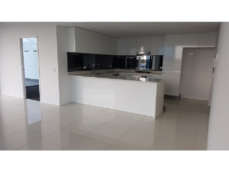 */5 Harbour Side Court, Biggera Waters QLD 4216