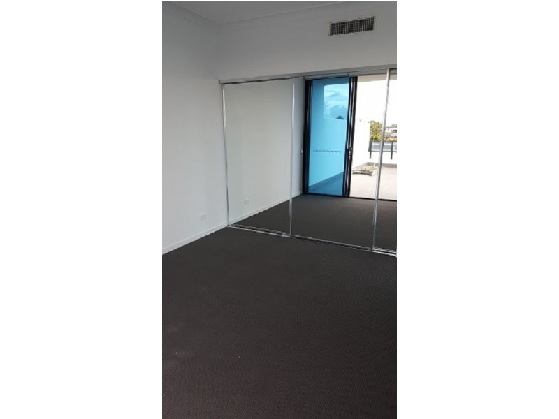 */5 Harbour Side Court, Biggera Waters QLD 4216