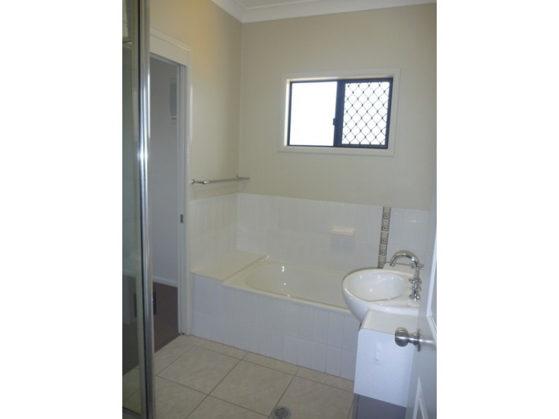 81 Tangerine Way, Kirwan QLD 4817