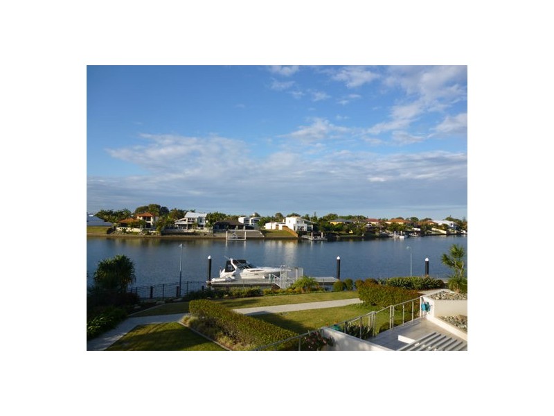 26/7 Grand Parade, Kawana Island QLD 4575