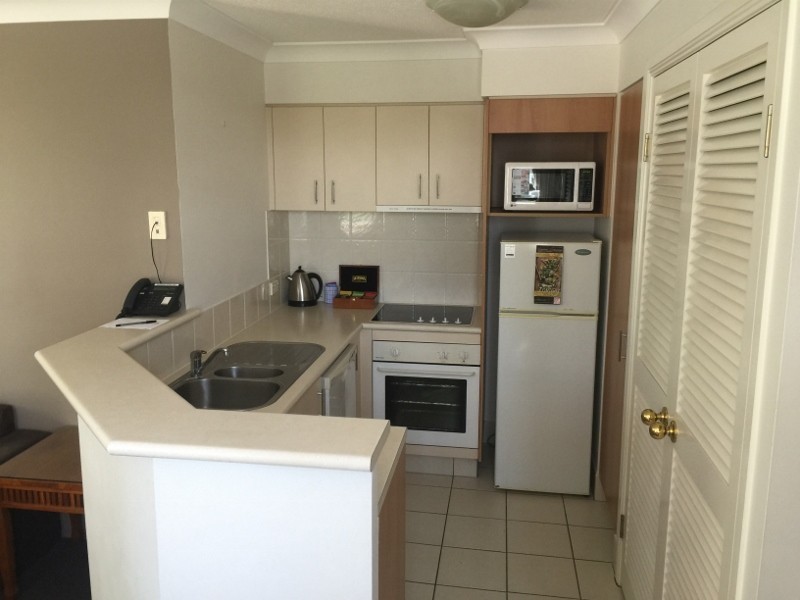 3022/2633 Gold Coast Highway, Broadbeach QLD 4218