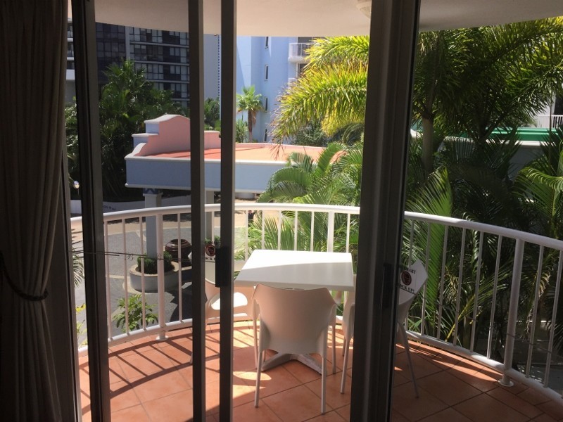 3022/2633 Gold Coast Highway, Broadbeach QLD 4218