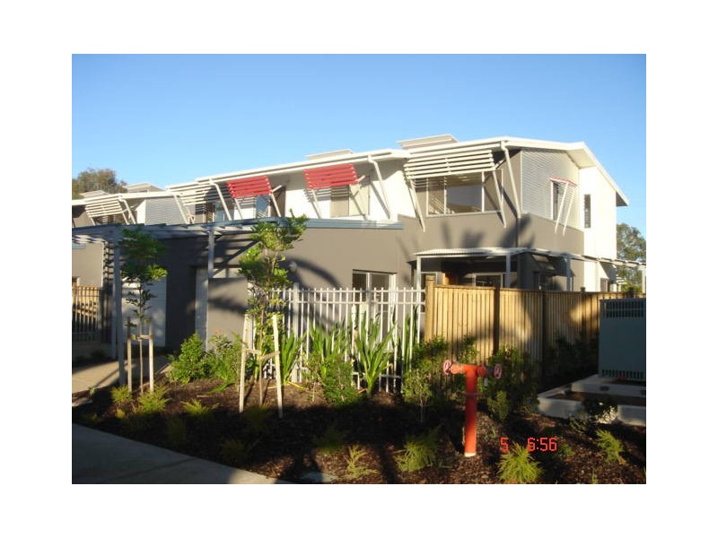 68 Pulgul Street, Urangan QLD 4655