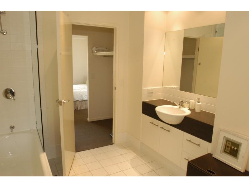 68 Pulgul Street, Urangan QLD 4655