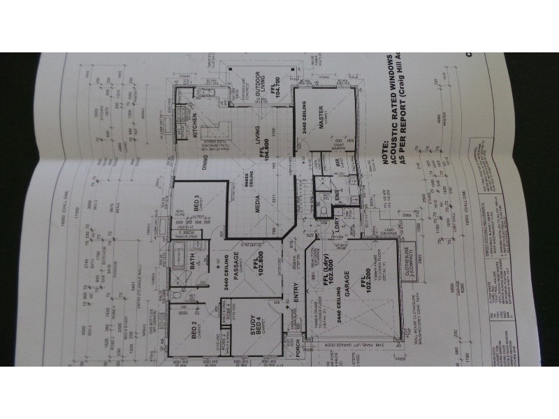 11 Hellman, Ashmore QLD 4214