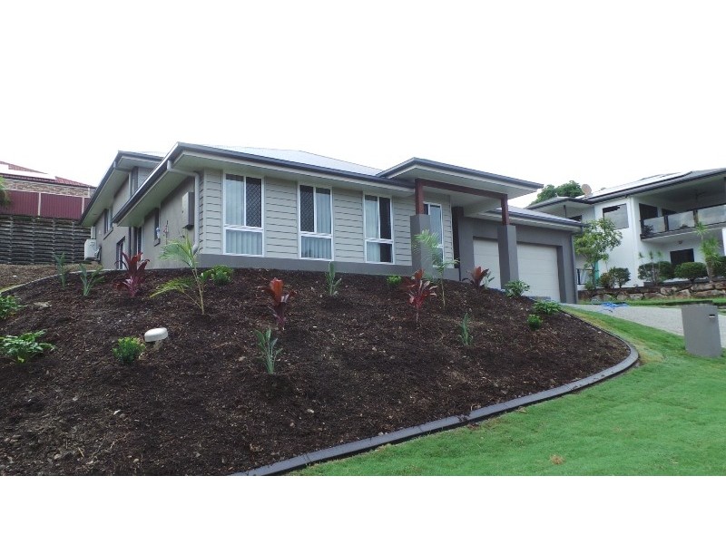 11 Hellman, Ashmore QLD 4214