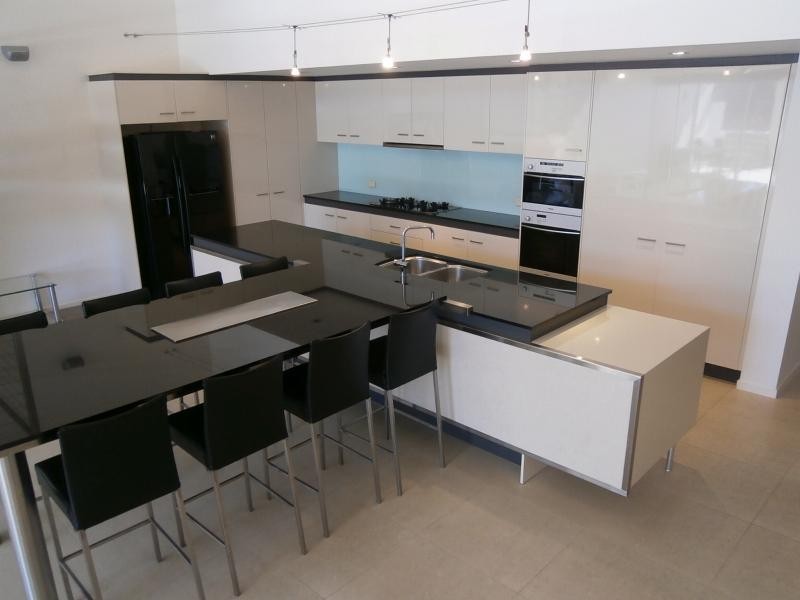 98 Thorn St, Kangaroo Point QLD 4169
