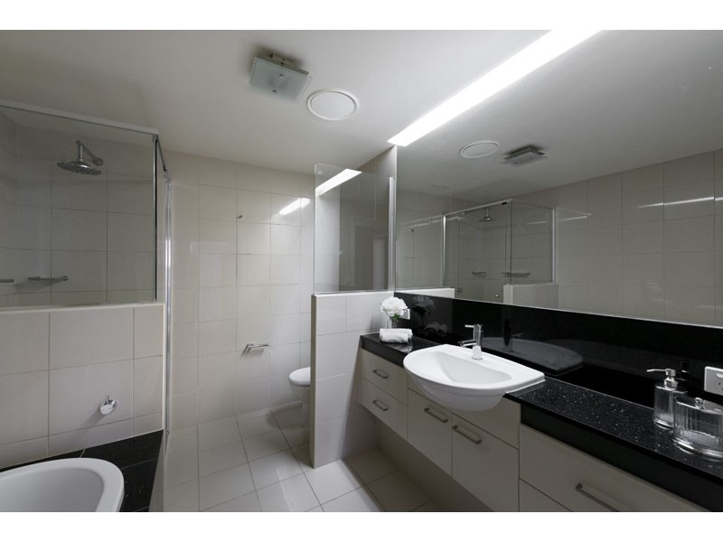 98 Thorn St, Kangaroo Point QLD 4169