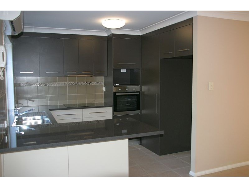 27 Camille Crescent, Wynnum West QLD 4178