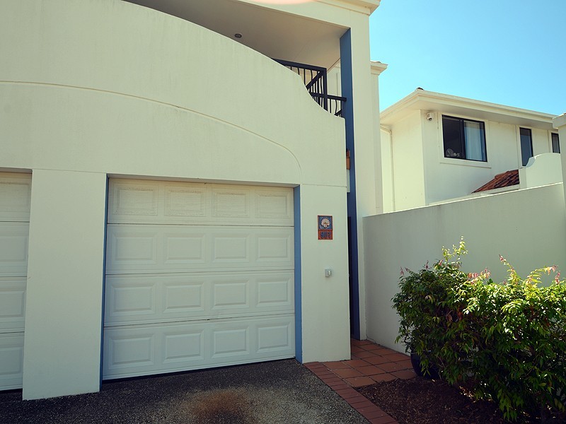 2214 Gold Coast Hwy, Mermaid Waters QLD 4218