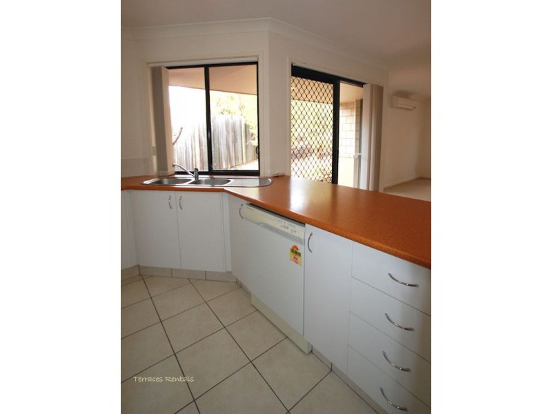 1a/24 Amsonia Court,, Arundel QLD 4214
