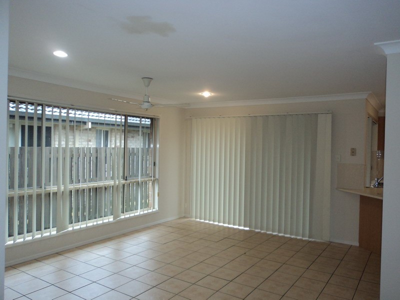 64 Yodelay St, Varsity Lakes QLD 4227